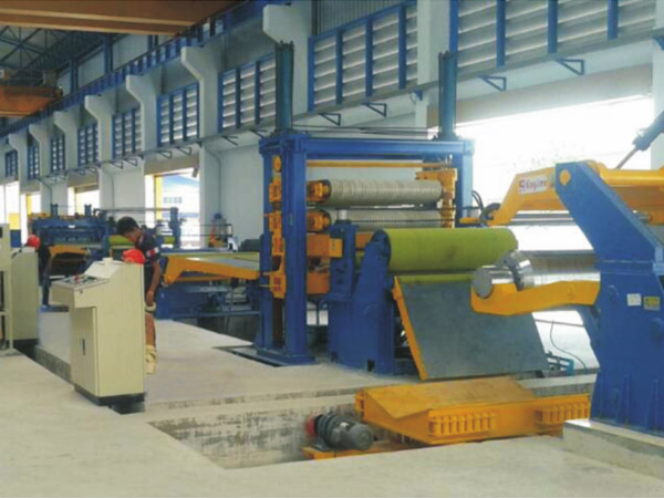 KJS180高速(su)精密皮(pi)帶張力(li)式薄闆(pan)縱剪分(fen)條生産(chan)線