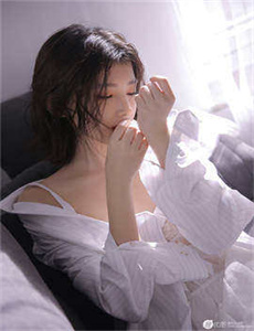 18av爱库千部影片-泰国两熟女春梦邂逅猛男